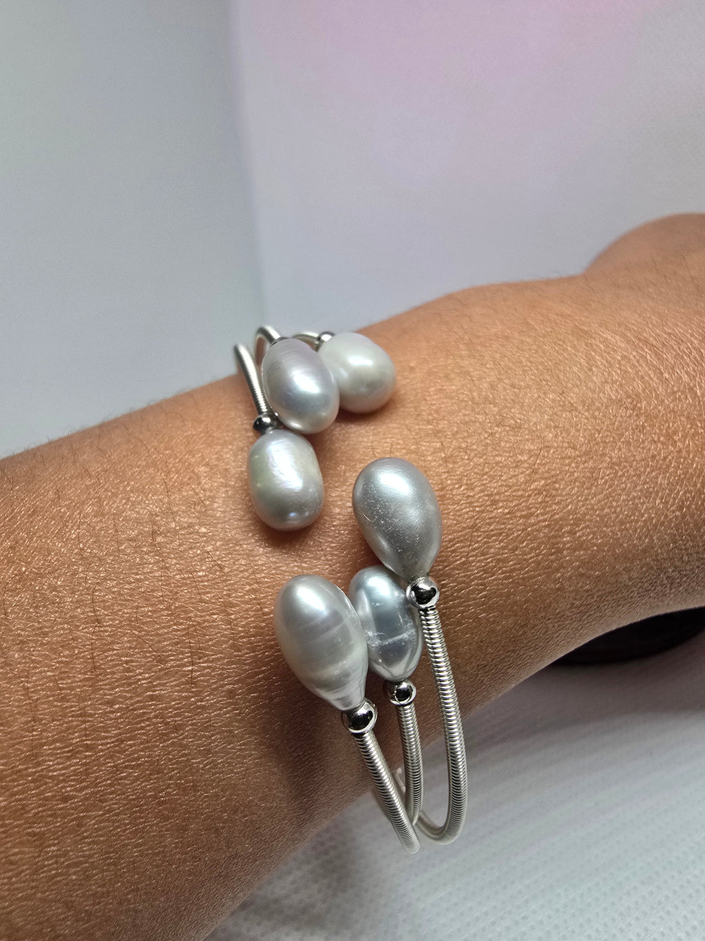Light Grey Freshwater Pearl Bangle – Silver Wire