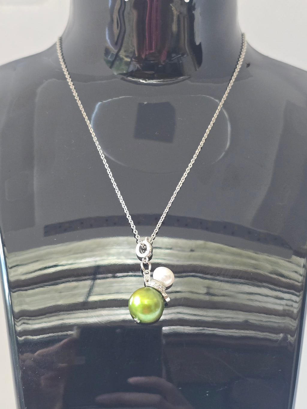 Pistachio Edison Pearl & White Freshwater Pearl Necklace | Adjustable S925 Bolo Chain