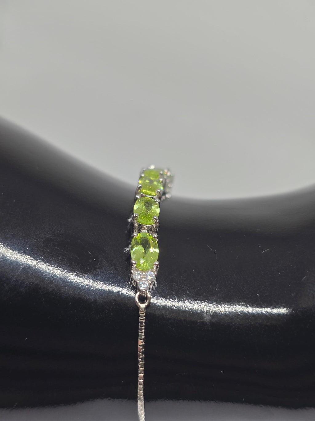 Natural Peridot Five-Stone Bolo Bracelet – S925 Sterling Silver | Adjustable