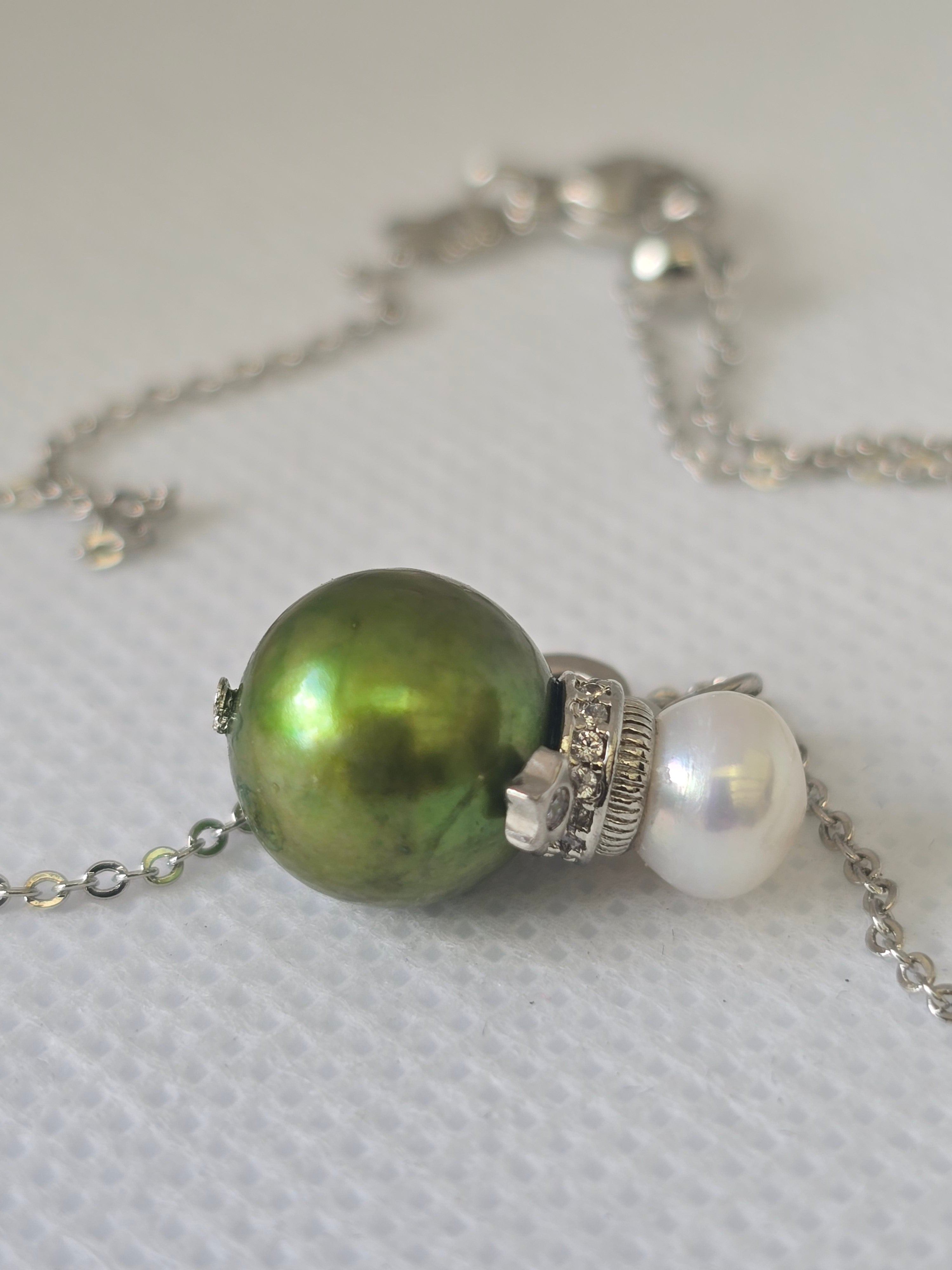 Pistachio Edison Pearl & White Freshwater Pearl Necklace | Adjustable S925 Bolo Chain