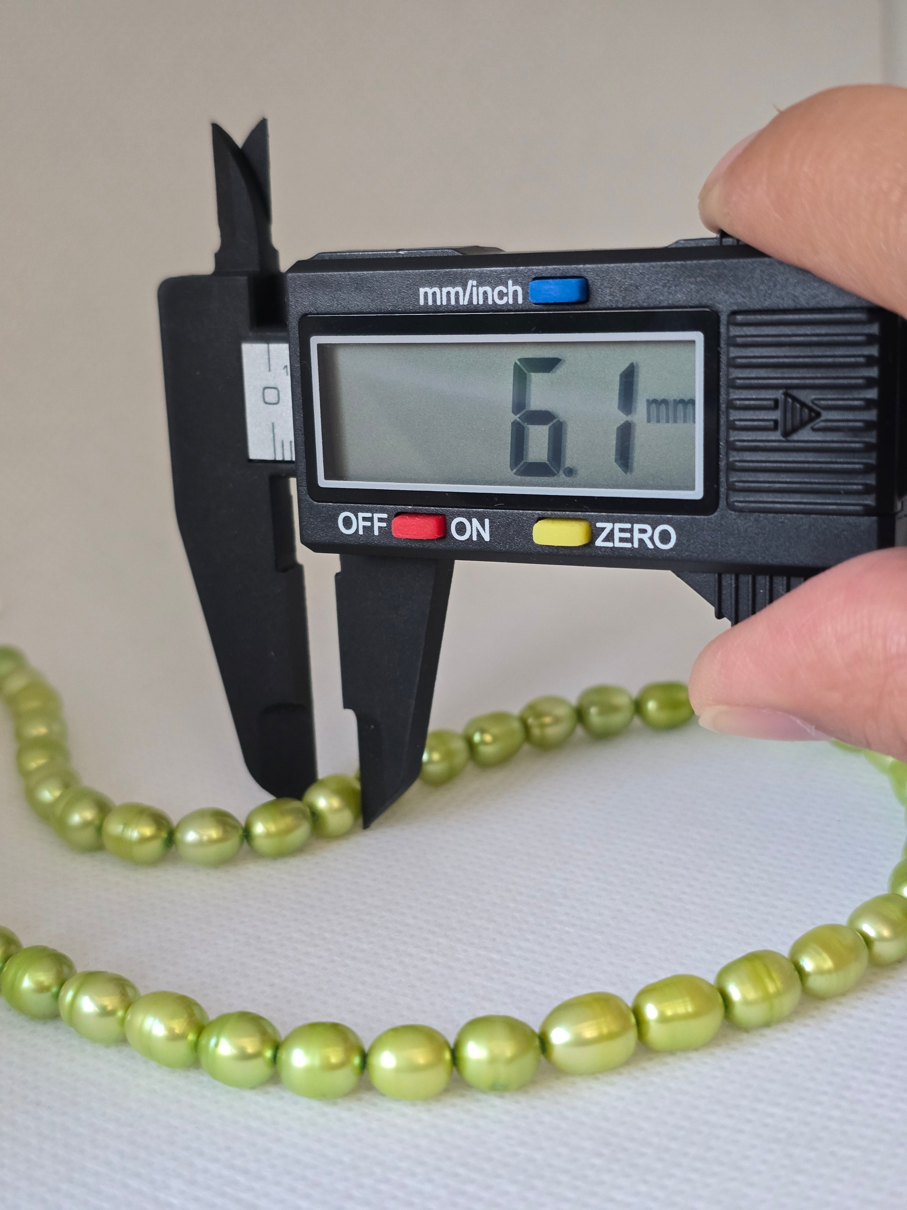 Green Freshwater Pearl Choker Necklace —