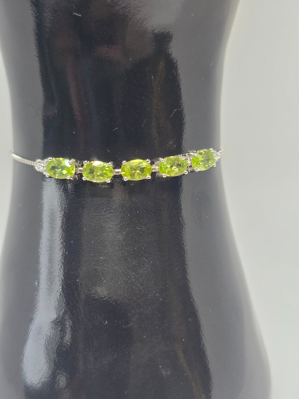 Natural Peridot Five-Stone Bolo Bracelet – S925 Sterling Silver | Adjustable