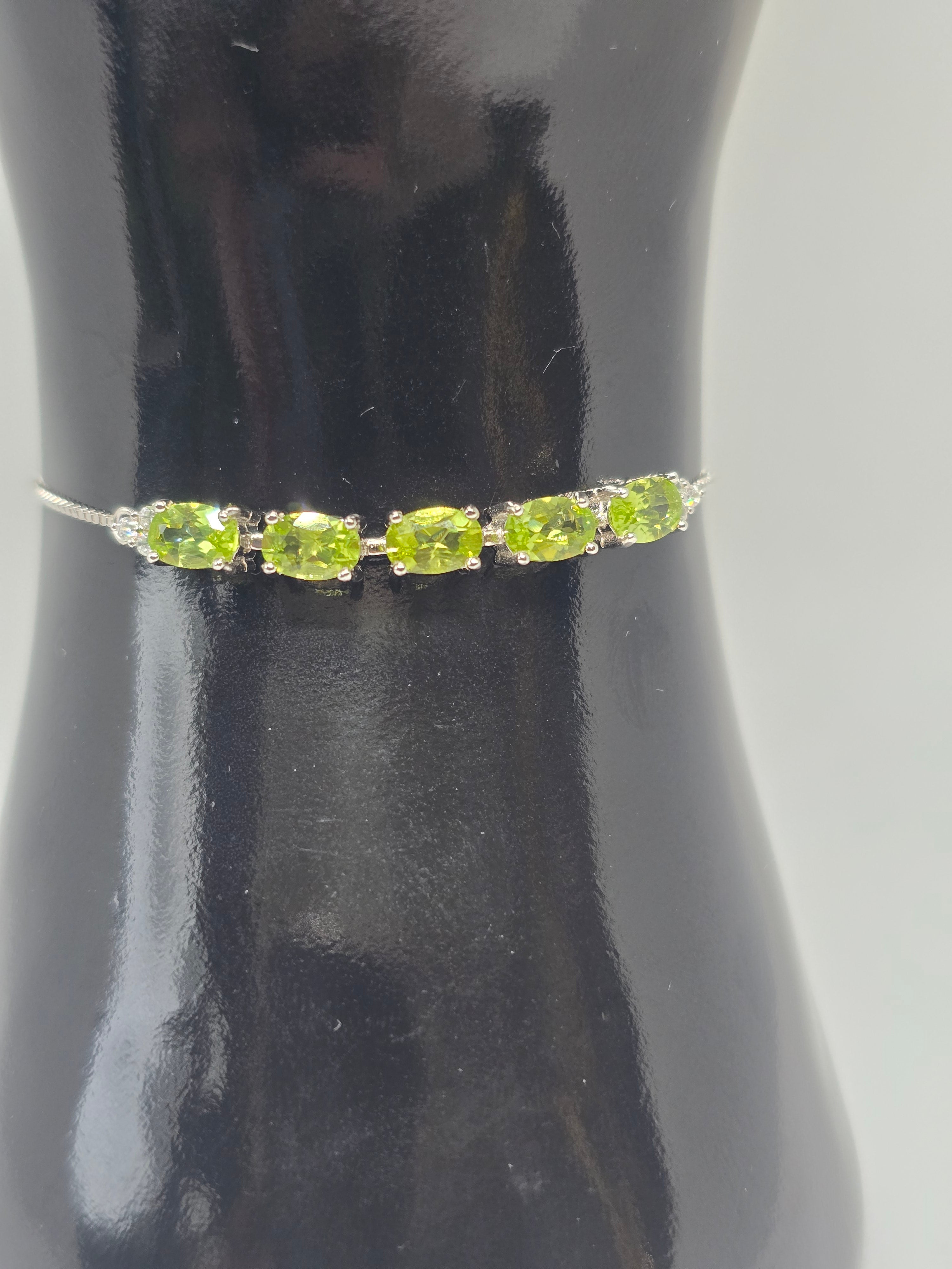 Natural Peridot Five-Stone Bolo Bracelet – S925 Sterling Silver | Adjustable