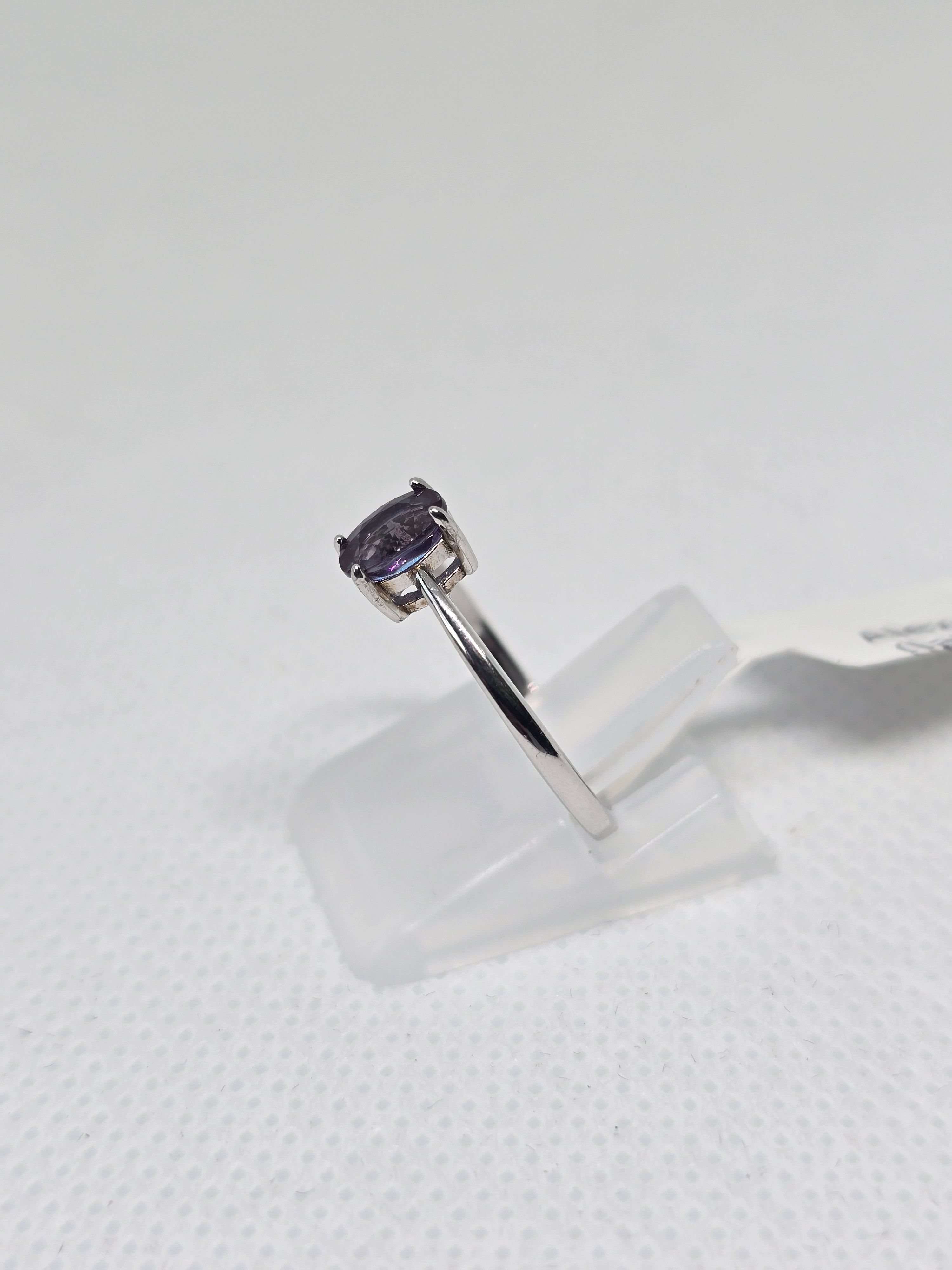 Lab Grown Alexandrite Solitaire Ring in S925 Silver