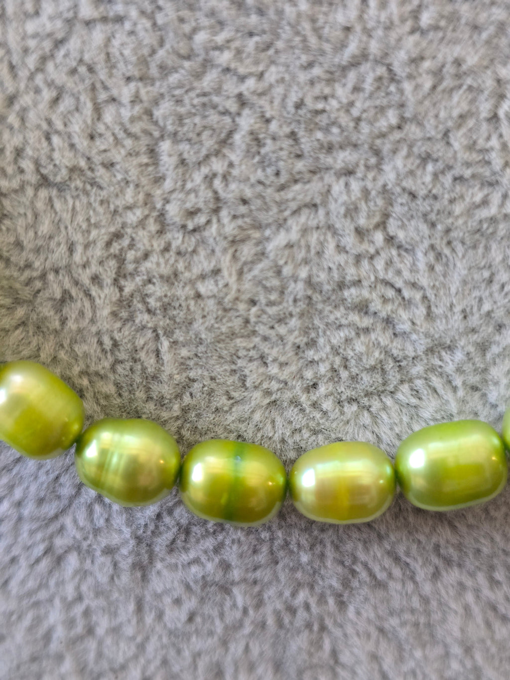 Green Freshwater Pearl Choker Necklace —